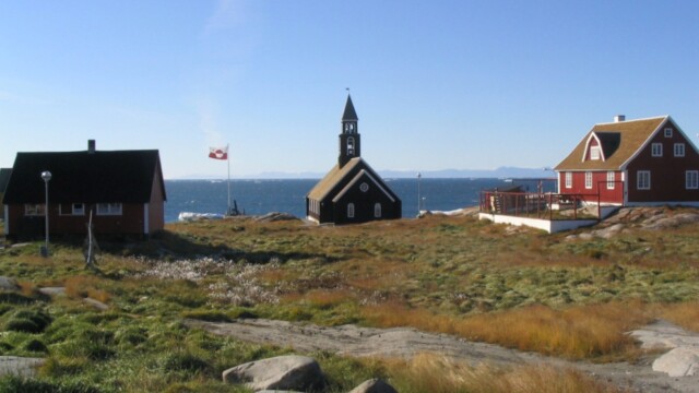Og kirkjan kom með...-©Trausti Baldursson Og kirkjan kom með...-©Trausti Baldursson